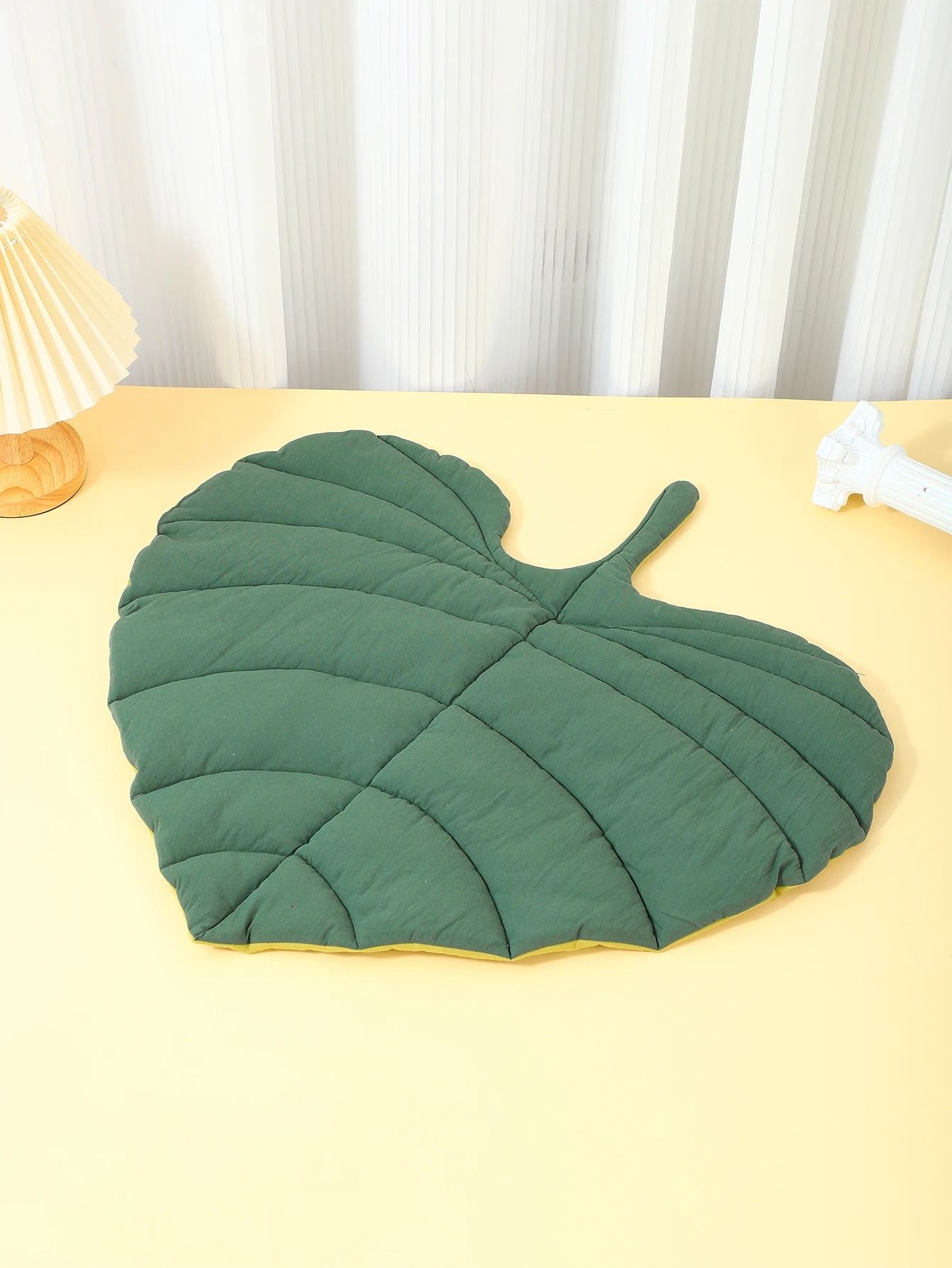 Leaf Shaped Double Sided Cat & Dog Nest Mattress