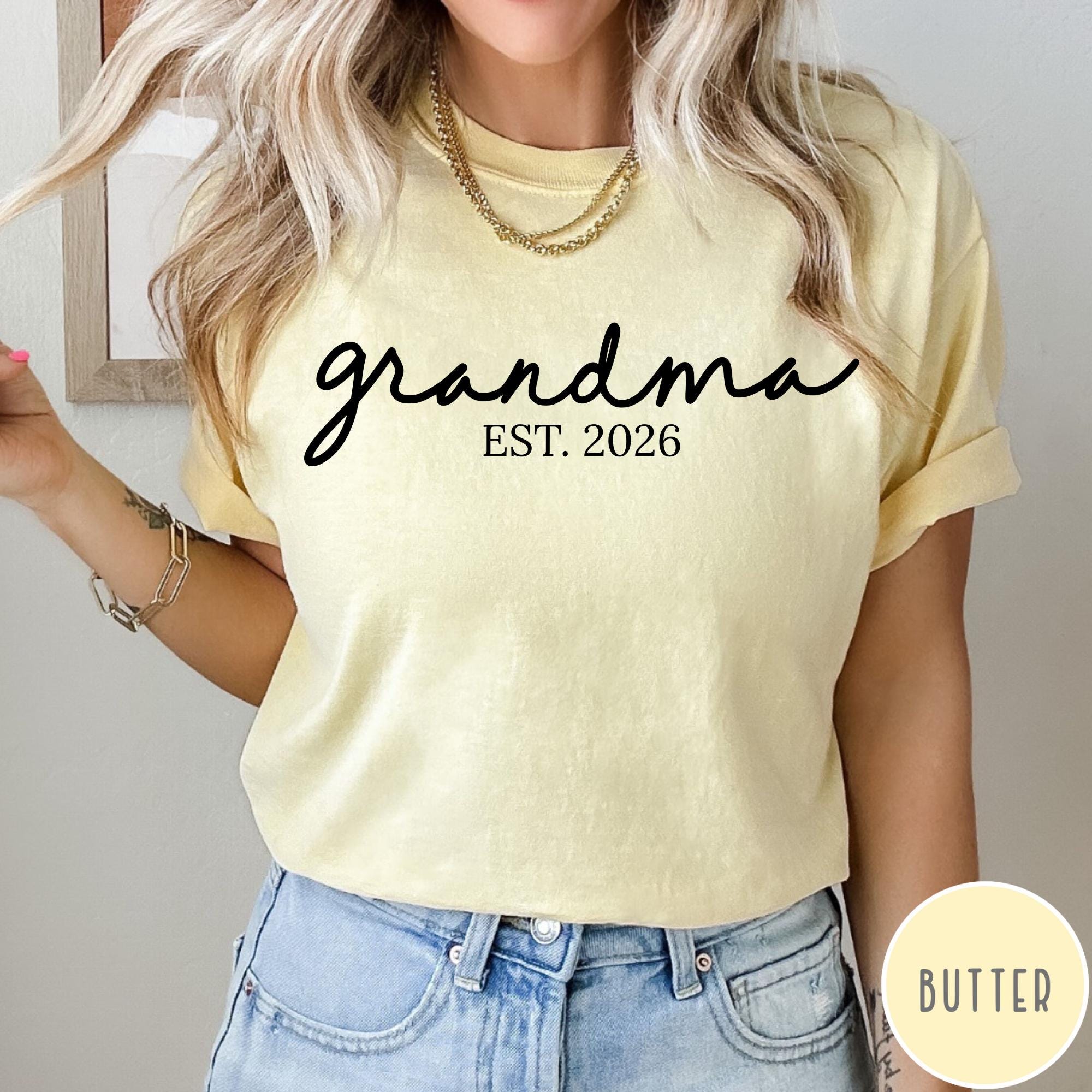 Grandma Est 2026 Shirt New Grandma Gift Personalized Family Graphic Tee Pregnancy Announcement T-Shirt