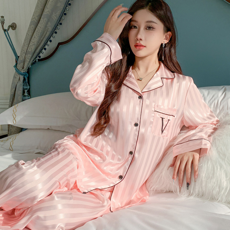 Lightweight Women Ice Silk Pajama Set Long Sleeve Long Pants Comfortable Sleepwear for Spring And Autumn Homewear