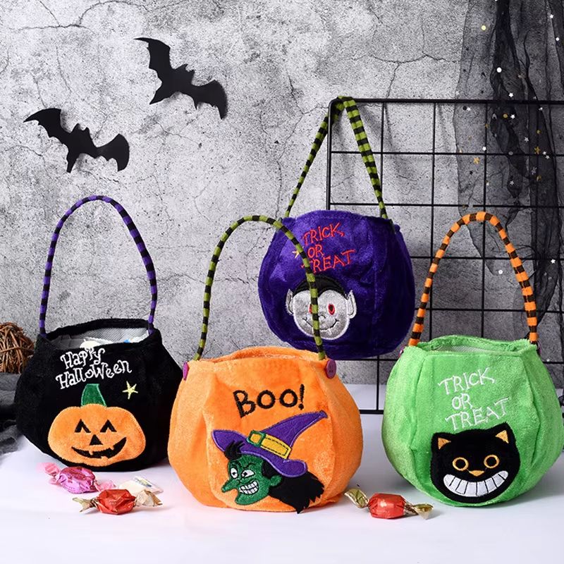 Cute 3D Halloween Pumpkin Candy Bag Portable Trick-Or-Treat Handbag
