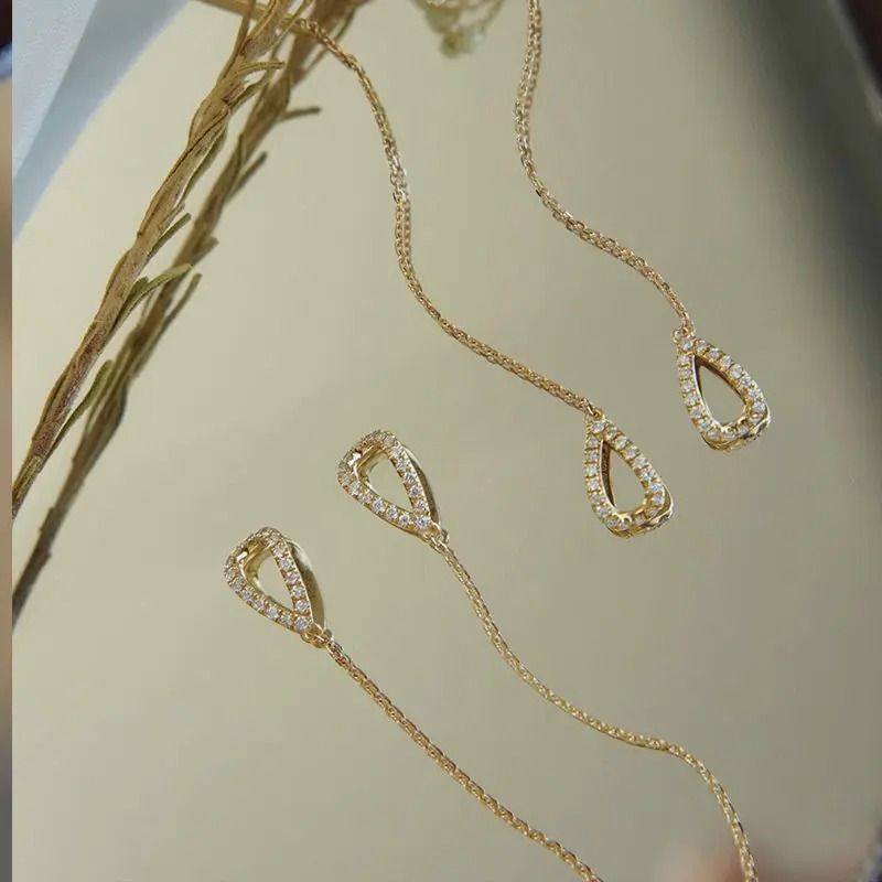 Exquisite Crystal Ear Line Hanging Earrings