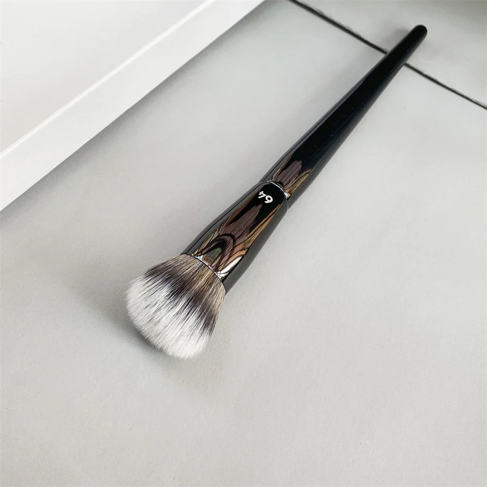Black Dual Fiber Stippling Foundation Brush, Pro Diffuser Makeup Brush Tool, Smooth Blending for Liquid and Foundation
