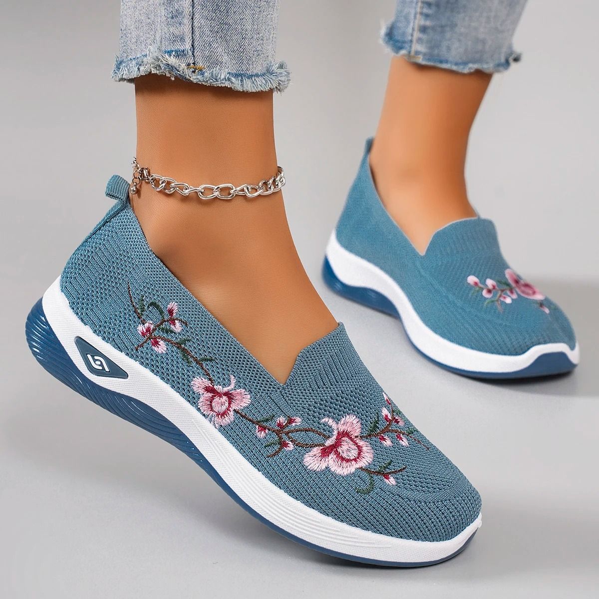 Women Breathable Mesh Flat Casual Sneaker