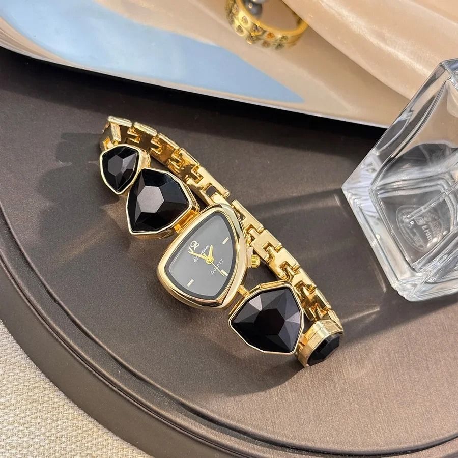 Lustrous Irregular Geometric Diamond Watch – High-Sense Light Luxury Timepiece with Artistic Big Diamond Accents