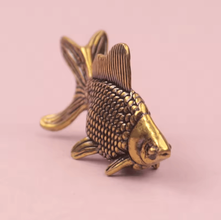 Lucky Brass Goldfish Figurine – Retro Feng Shui Fish Statue Tea Pet Desk Decor