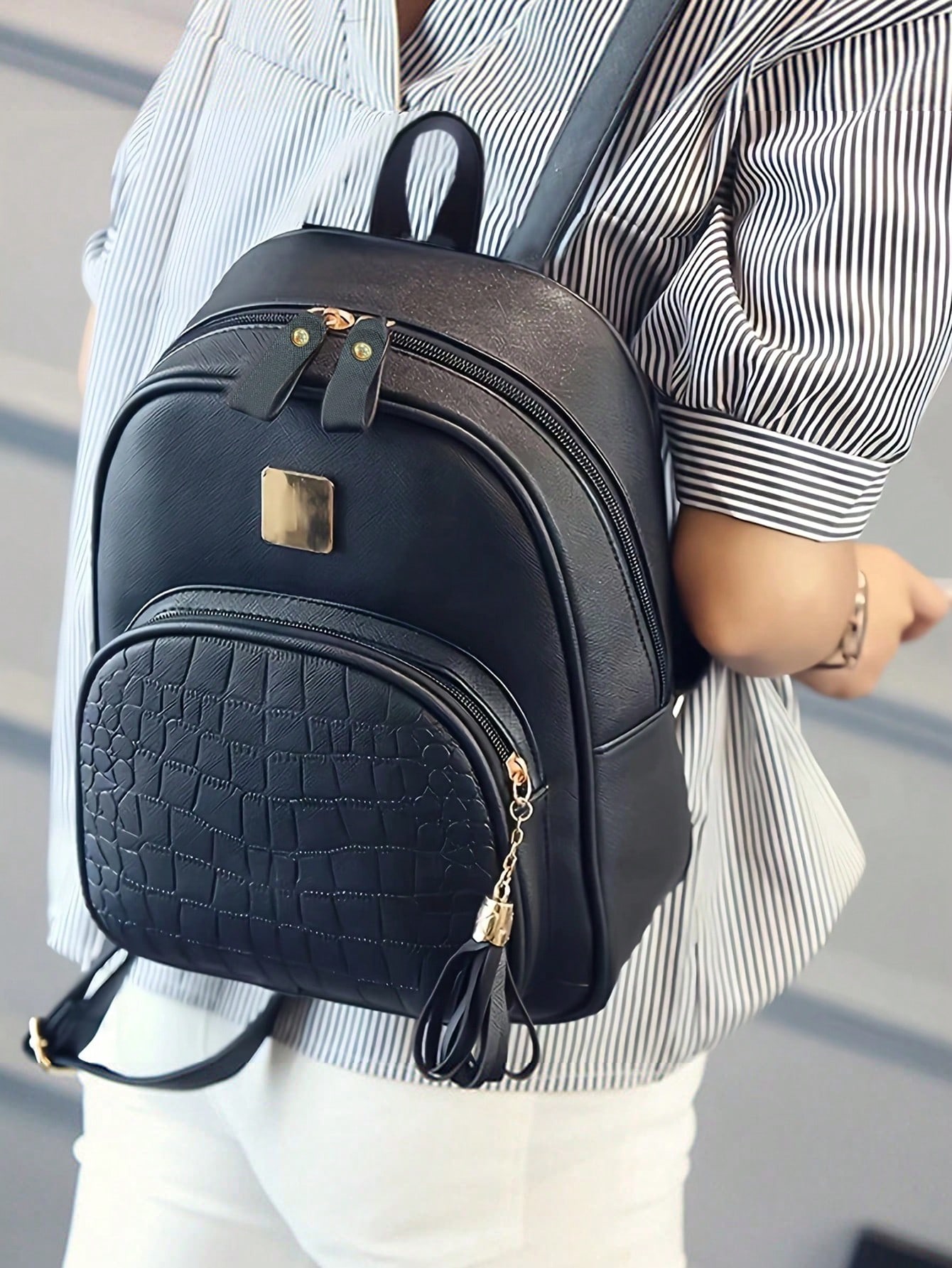 Fashionable Lychee Pattern Backpack for Women Perfect for Commuting & Travel