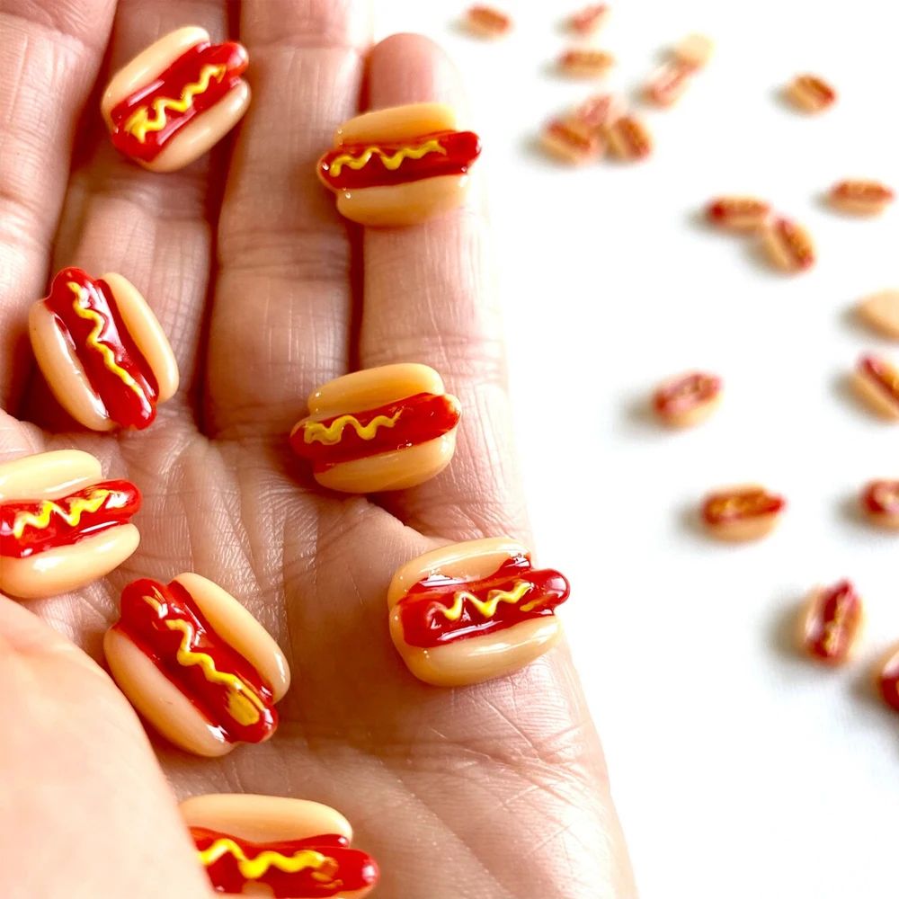 Mini Resin Hotdog Figurines Set – Kawaii Fake Food Dollhouse DIY Craft Decorations