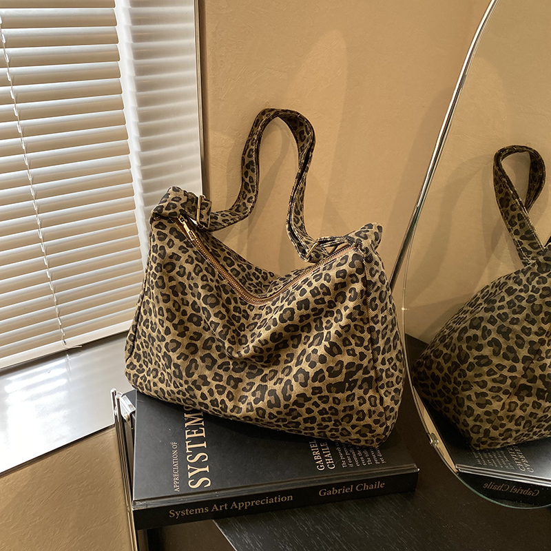 Trendy Casual Soft Textile Women's Shoulder Bag, Leopard Print Crossbody