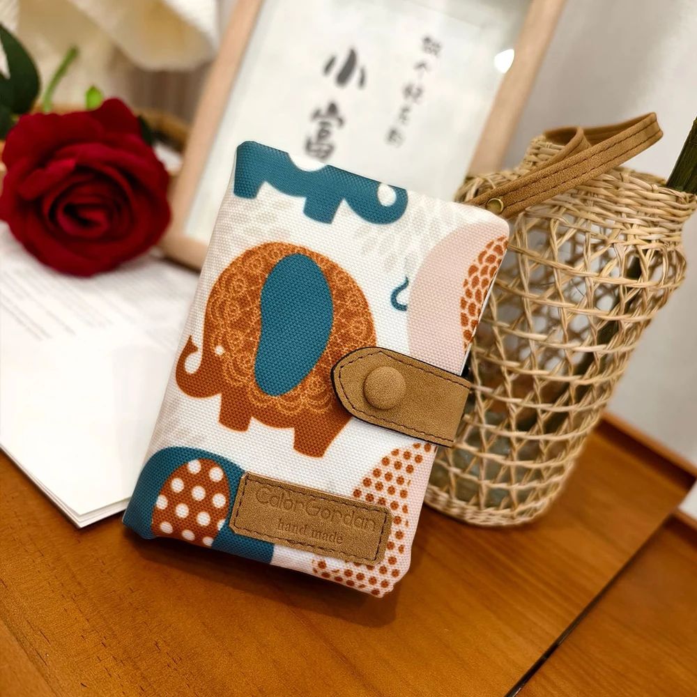 Everyday womens short wallet with Hasp Closure, large capacity wallet Coin & Card Organizer