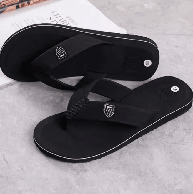 UrbanEase Mens Casual Flip Flops Non Slip Summer Beach Slides