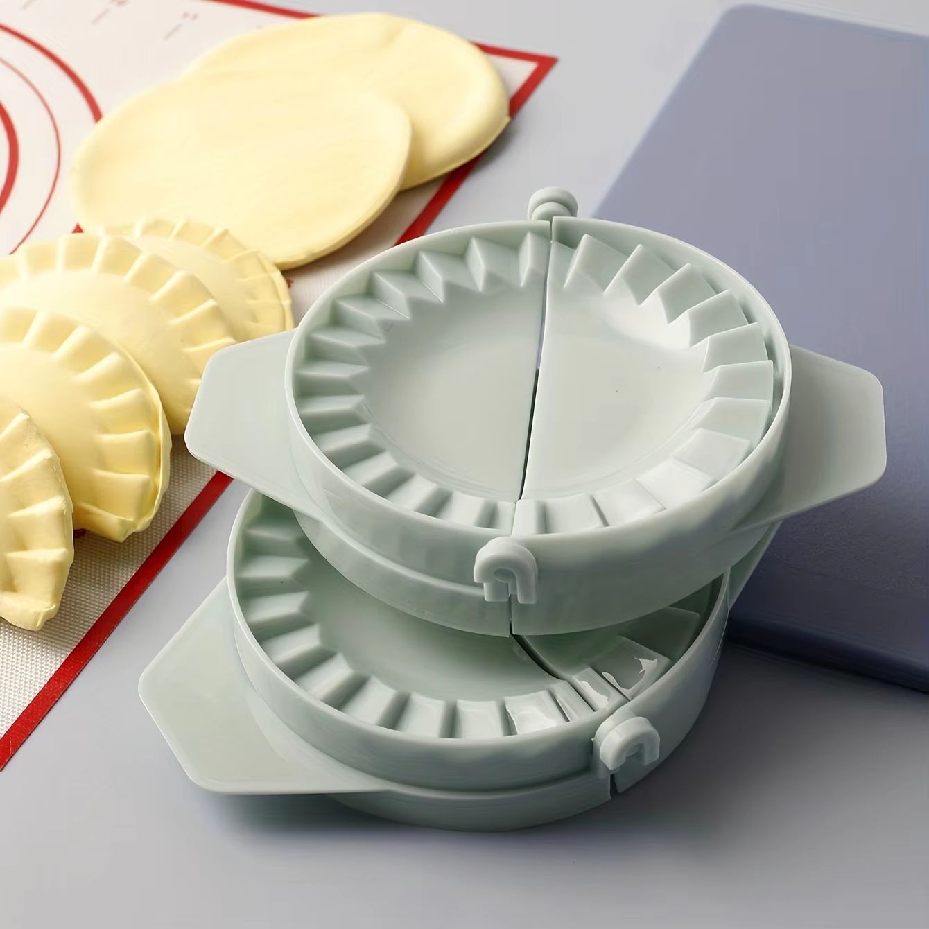 Kitchen Dumpling Maker Wrapper Presser Manual Dumpling Skin Mold Machine Ravioli Maker Press Pastry Maker Kitchen Gadget
