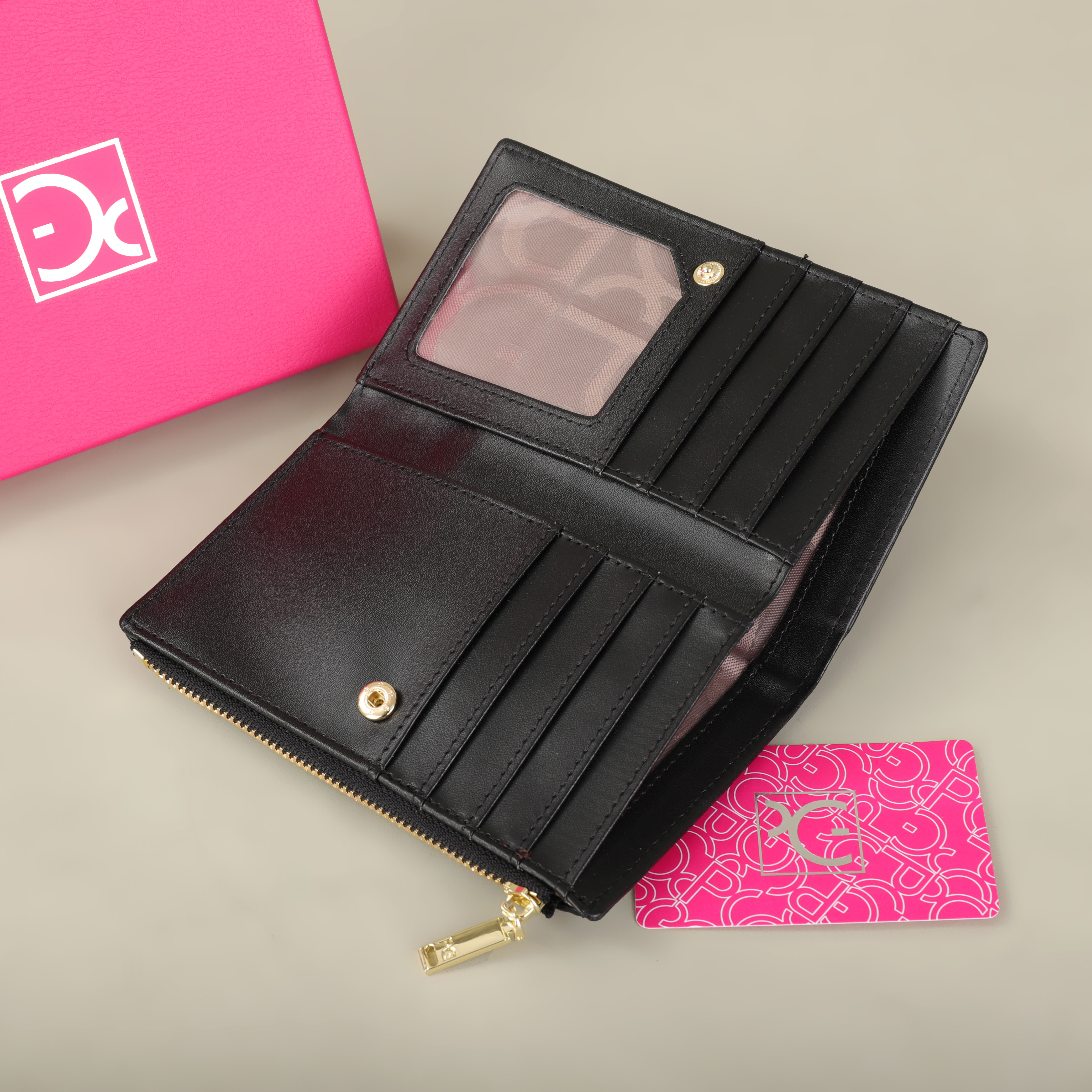 Classic Retro Womens Wallet Stylish Portable Card Bag with Letter Print