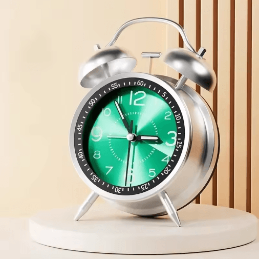 4.5 Inch Twin Bell Loud Metal Alarm Clock with 3D Dial and Backlight – Retro Battery Operated Desk Clock