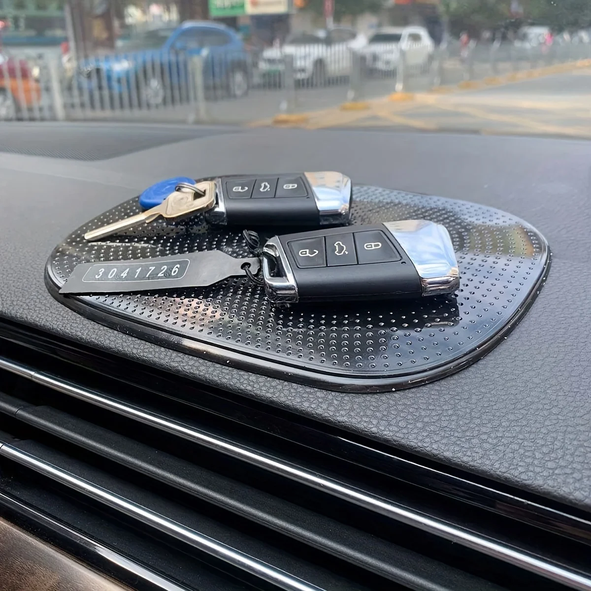 Non-Slip Dashboard Phone Holder Mat Silicone Anti-Slip Pad for Car