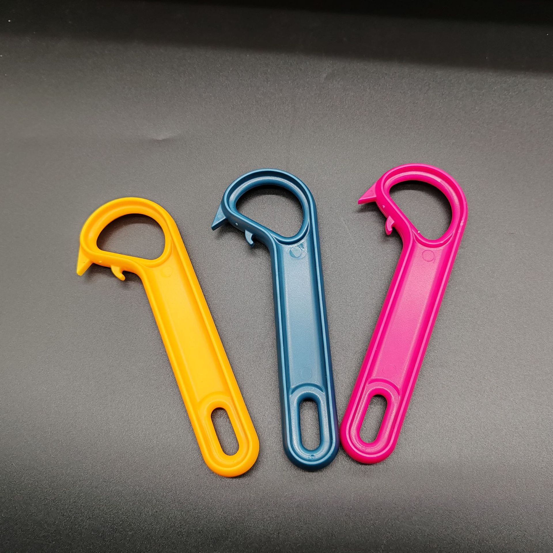 Pull Tab Can Opener for Easy Opening of Cans with Pull Tabs Prevents Finger and Nail Injuries