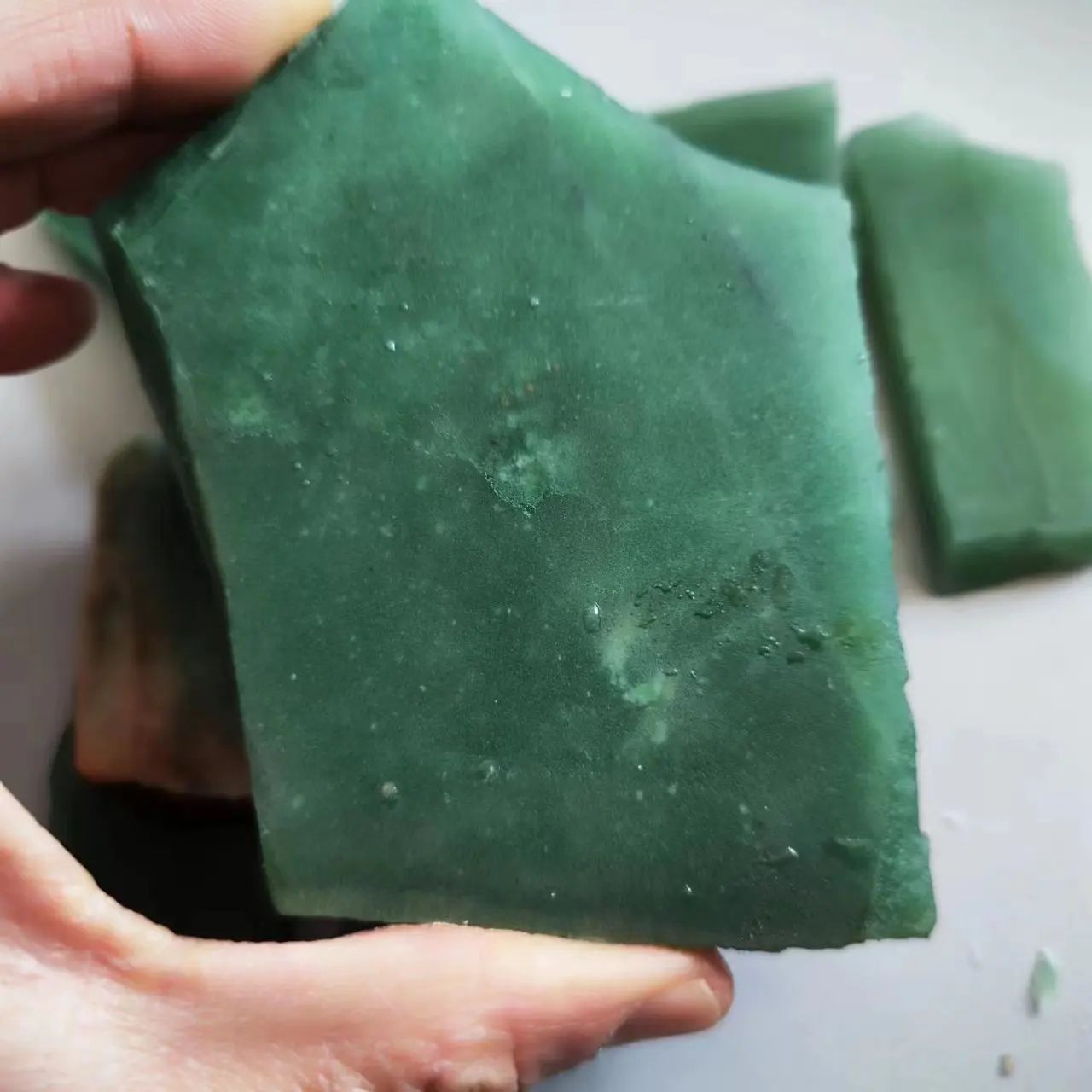 Natural Dulong Jade Stone Specimen – Raw Green Jadeite Mineral for Collection & Home Decor
