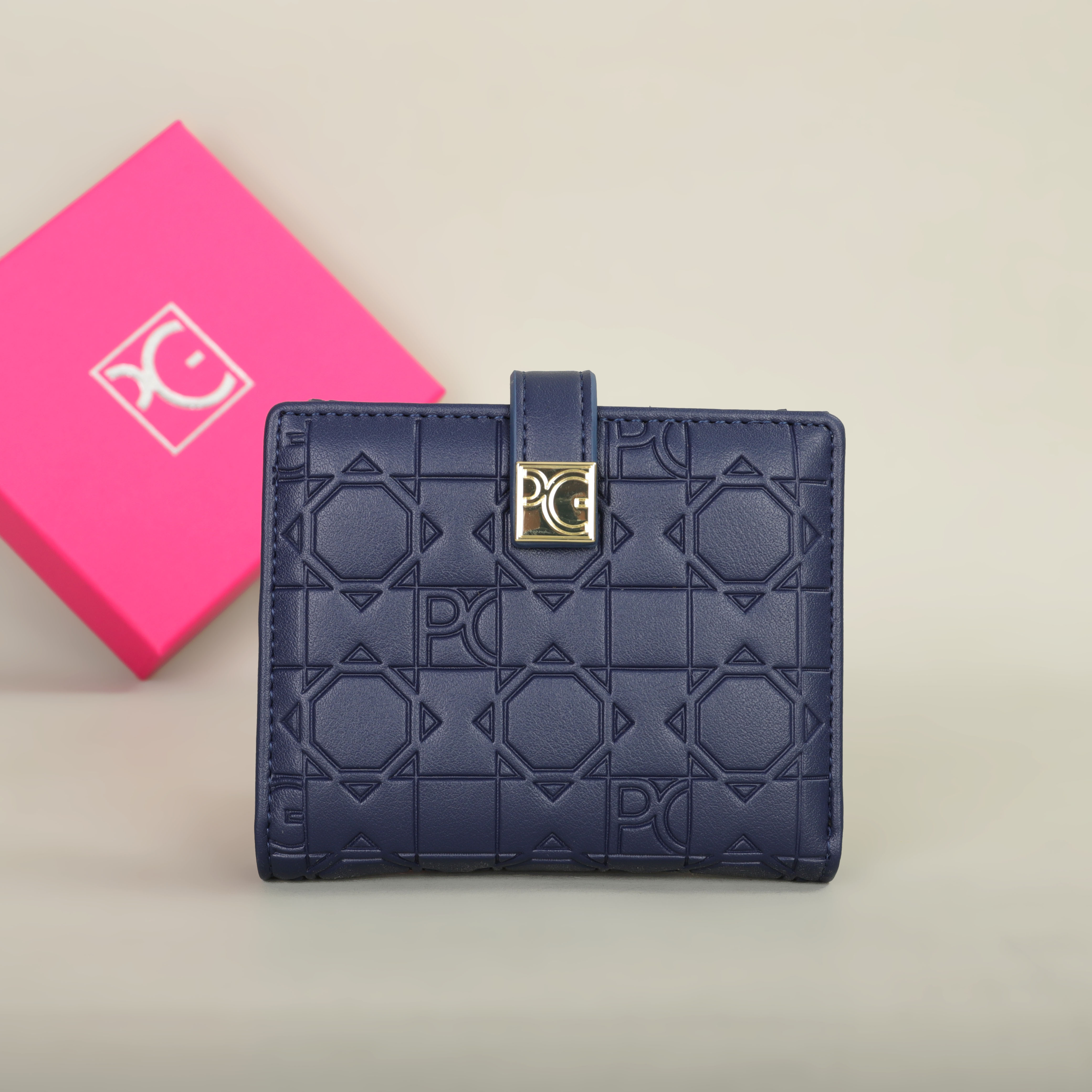 Fashion Retro Women's Wallet Portable Card Holder & Letter Printed Organizer