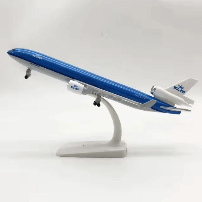 20cm MD-11 Alloy Aircraft Model Plane – Detailed Diecast Airplane Display Decor