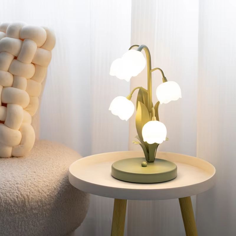 Vintage Floral Table Lamp with 5 Lily Shades – G4 LED Nightstand Light for Bedroom or Living Room in 3 Color Styles