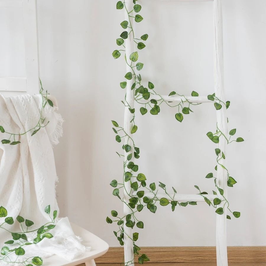 Artificial Christmas Garland Vine – High-Definition Vertical Botanical Sculpture
