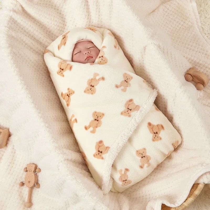 Ultimate Winter Baby Swaddle Wrap – Ultra-Warm Lamb Fleece & Flannel Quilt for Newborns