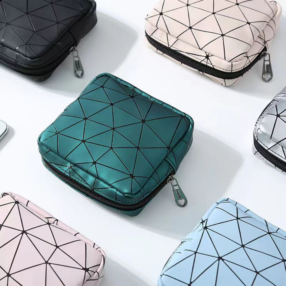 Waterproof Leather Period Bag with Zipper for Women and Teen Girls, Sanitary Napkin Storage Bag, Small Makeup Pouch Wall