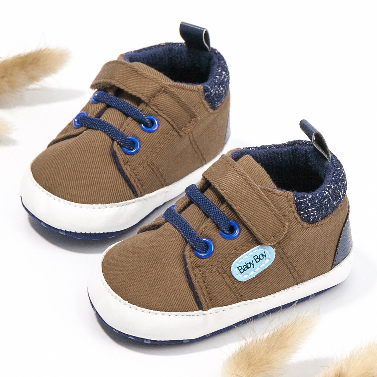 Spring and Autumn Style Baby Shoes with Cartoon Pattern Soft Soled Canvas Shoes
