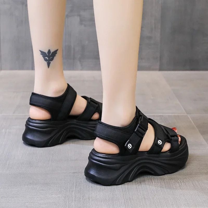 Women's Thick-Soled Beach Sandals – Fashionable Breathable Summer Sneakers