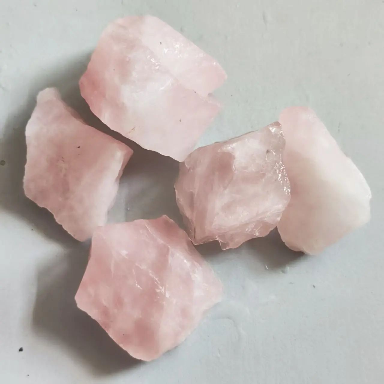 Natural Rose Quartz Crystal Stone – Healing Pink Quartz Decor & Energy Gem