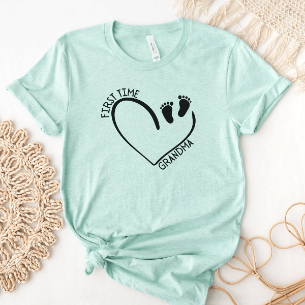 First Time Grandma Shirt New Grandma Baby Announcement Gift Tee
