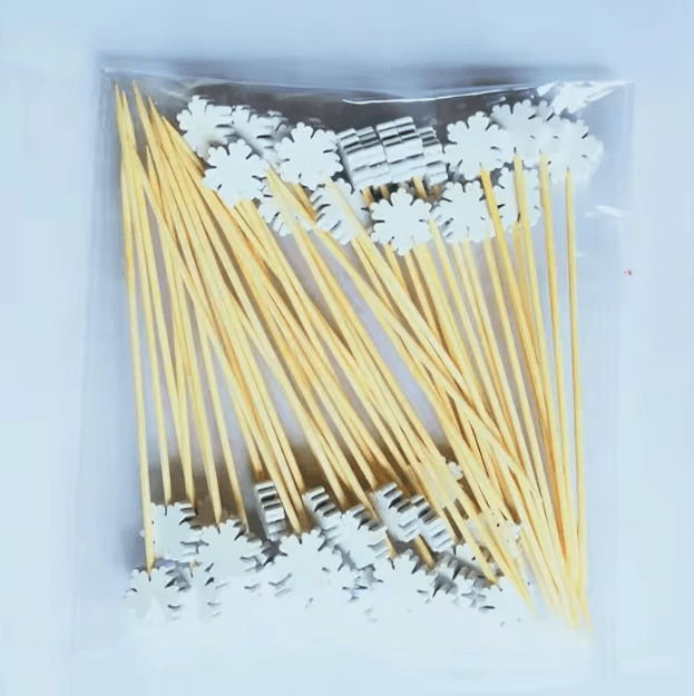 Christmas Cocktail Picks Set – 50pcs Bamboo Fruit Sticks for Festive Appetizers & Party Decor