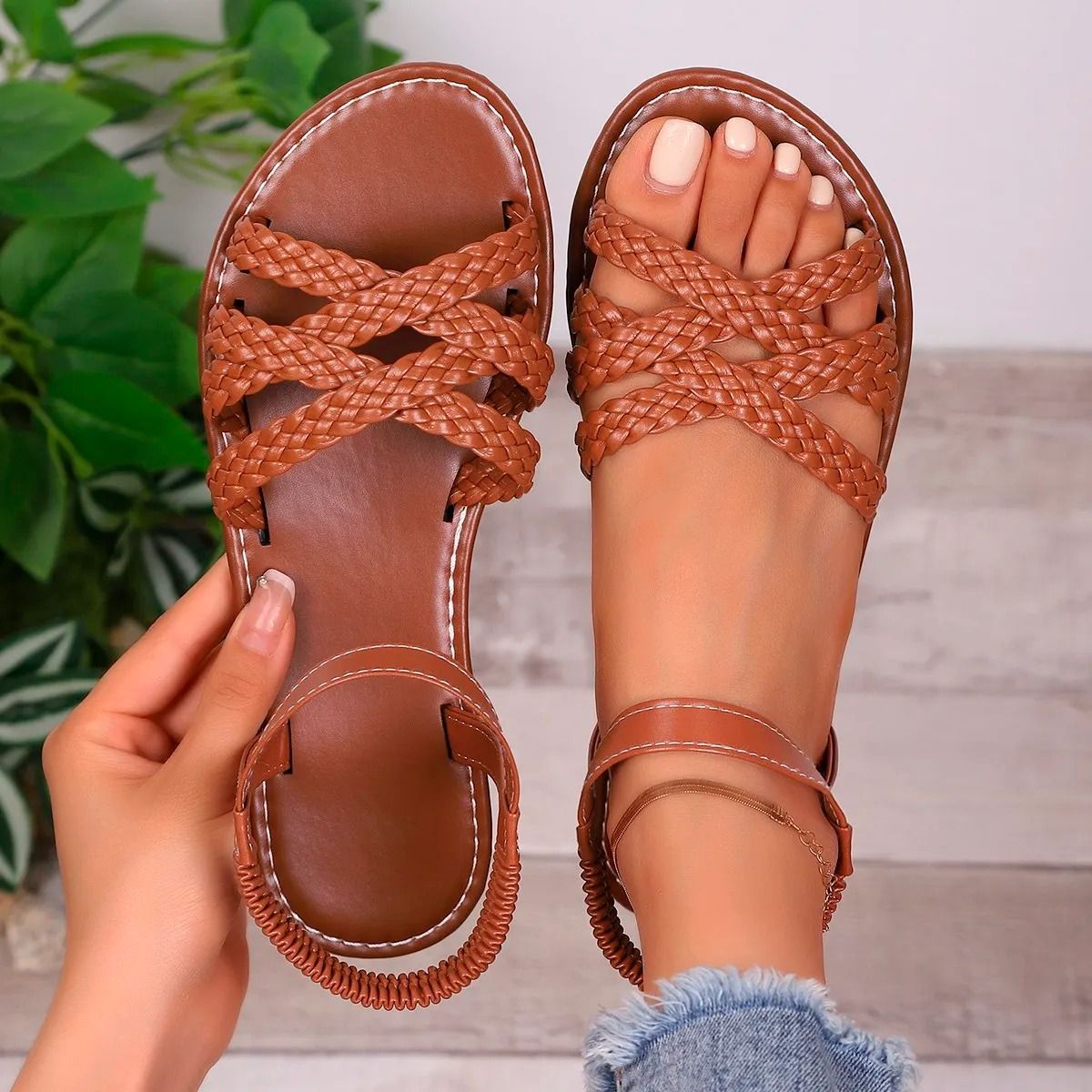 Women Flat Roman Strap Sandals Non Slip Rubber Sole Daily Casual