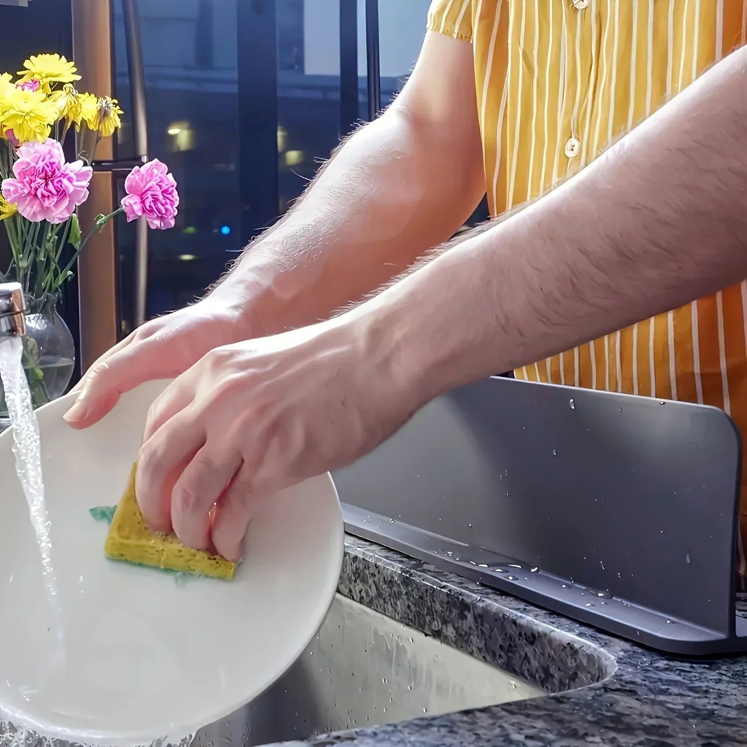 Silicone Sink Splash Guard with Suction Cups