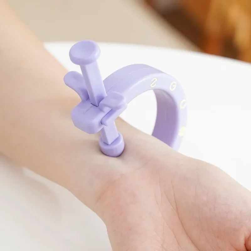 Wearable Acupressure Finger Massager Hand and Joint Relief Massager