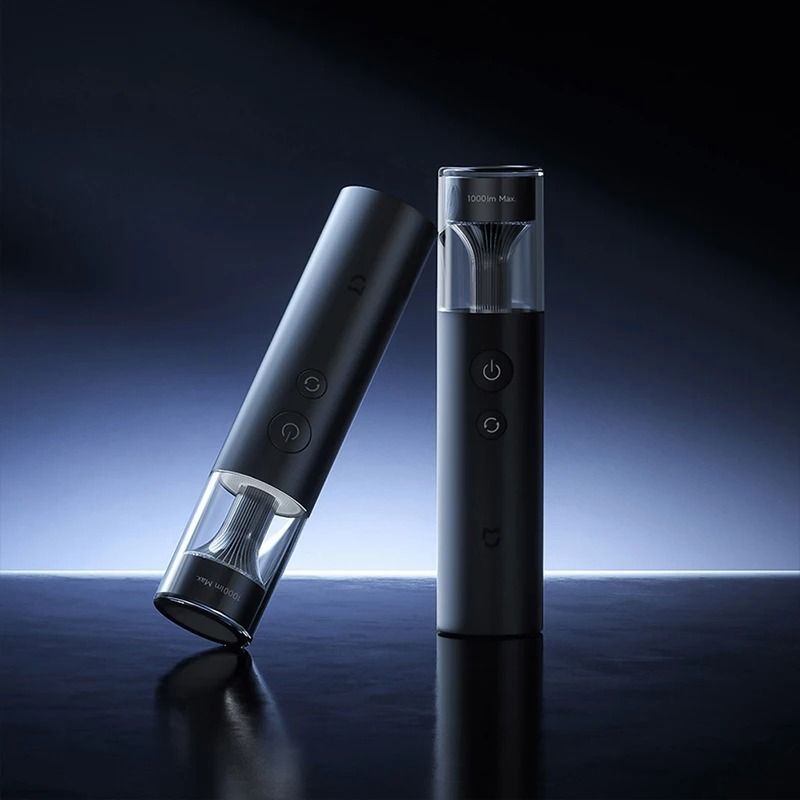 Multifunctional Portable LED Flashlight with 1000 Lumens and 30 Hour Battery Life