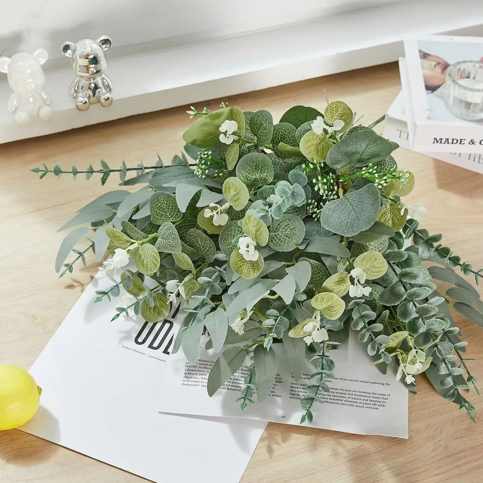 Arboreal Narrative Stems – High-Definition Eucalyptus Architectural Ornament