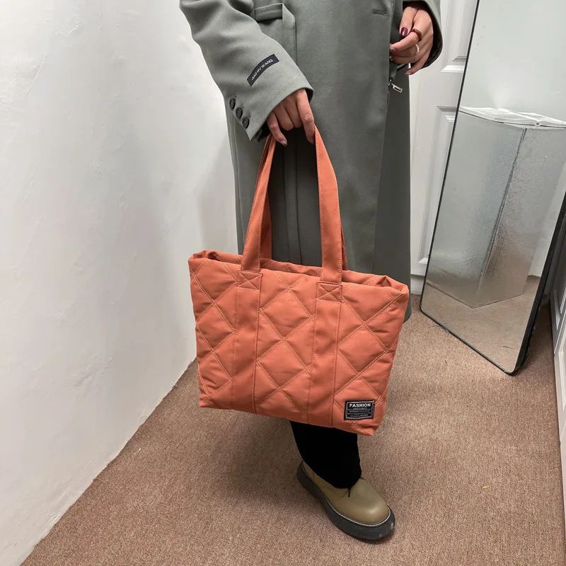 Women's Large Capacity Nylon Shoulder Bag - Fashion Casual Tote Handbag with Zipper & Pocket