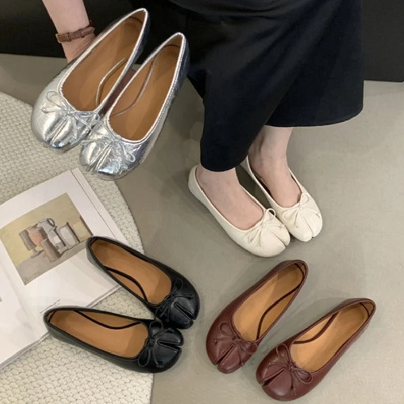 Women's Flats with Soft Ballet Design and Bow Detail