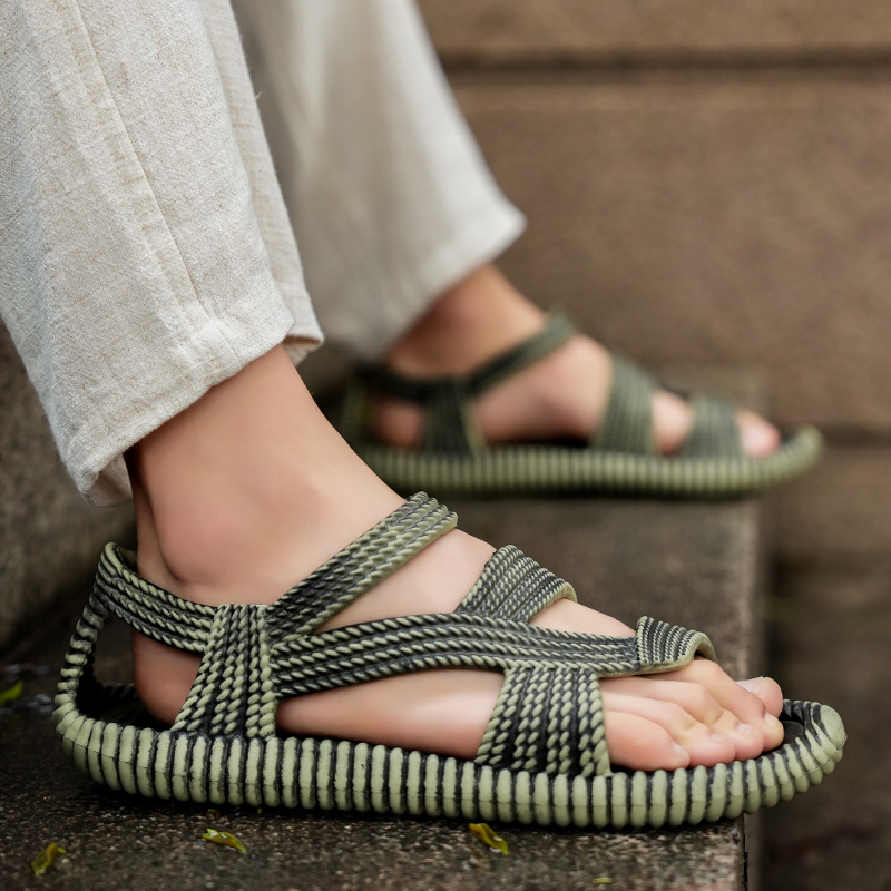 Stylish Summer Mens Straw Sandals, Durable Outdoor Casual Shoes & Beach Flip-Flops