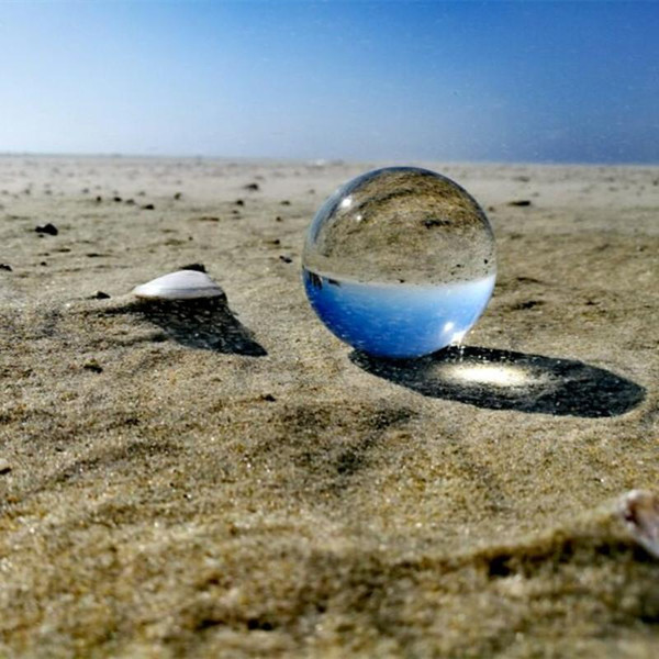 Crystal Ball Lens Photography Sphere - 60mm Ultra-Clear Crystal, Perfect for Creative Photography, Transparent