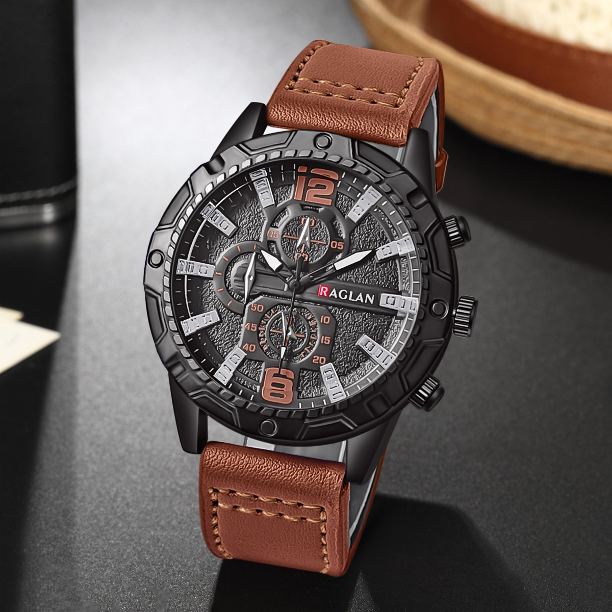 Stylish Men's Leather Strap Watch Fashion Wristwatch with Timeless Design