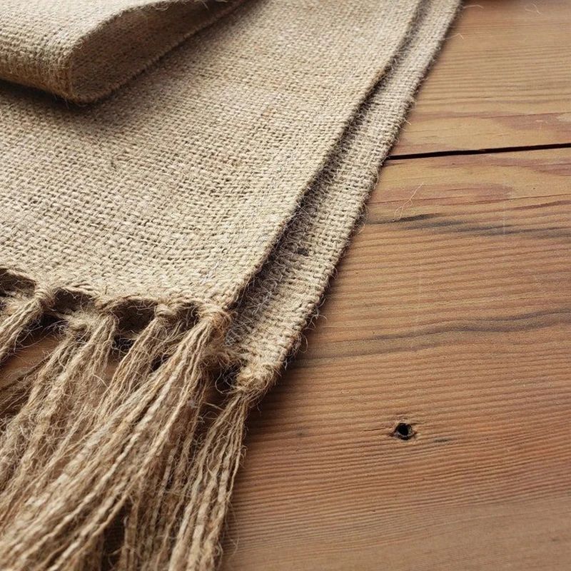 Natural Jute Table Runner with Tassels – Rustic Farmhouse Christmas & Wedding Table Decor