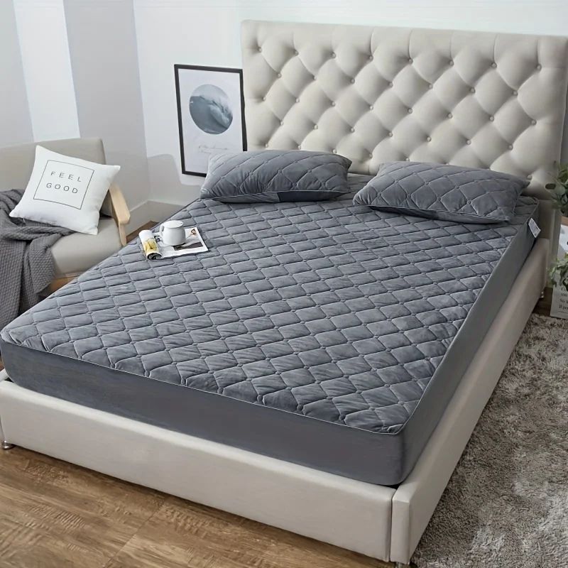 Plush Thickened Crystal Velvet Quilted Mattress Cover