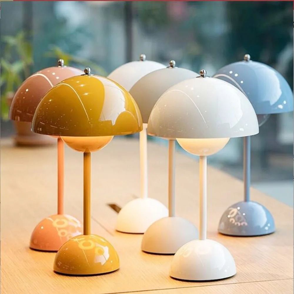 Minimalist Creative Flower Bud LED Table Lamp for Bedroom and Office Decor