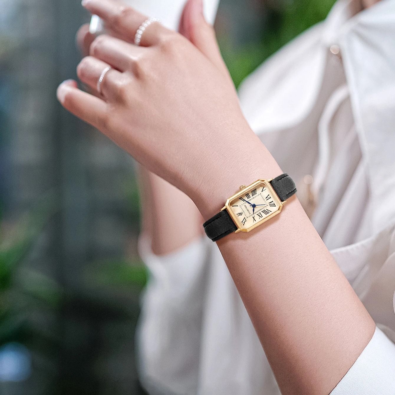 Women Retro Square Quartz Watch Leather Strap Casual Wristwatch