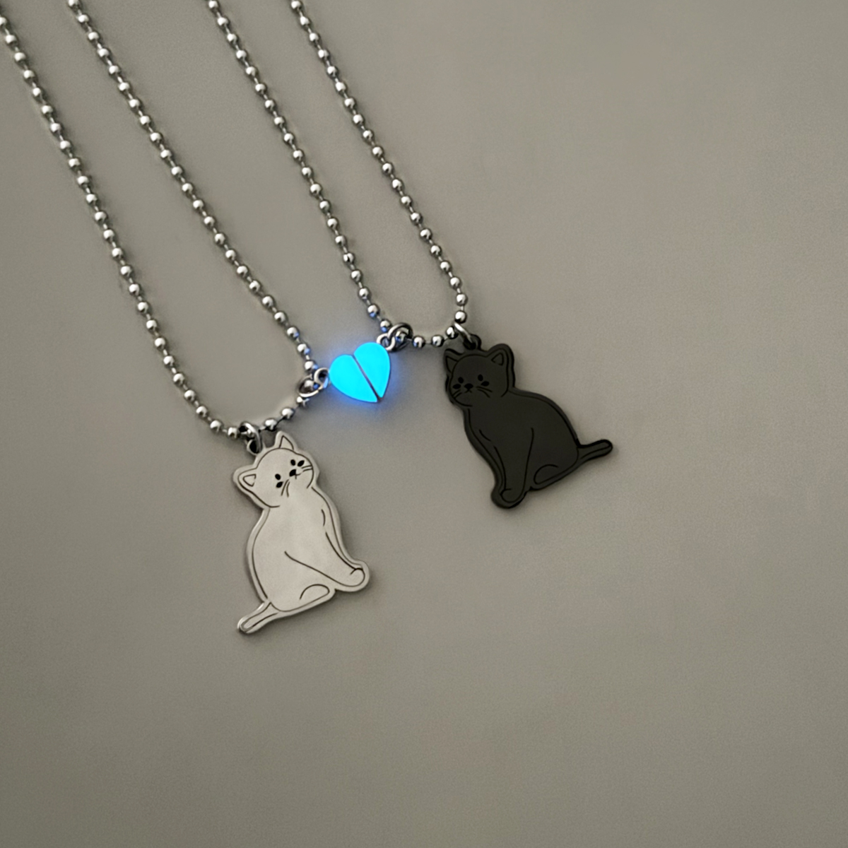 Luminous Heart Shaped Magnetic Couple Necklace Set, Stainless Steel Cat Pendant with Steel Bead Chain