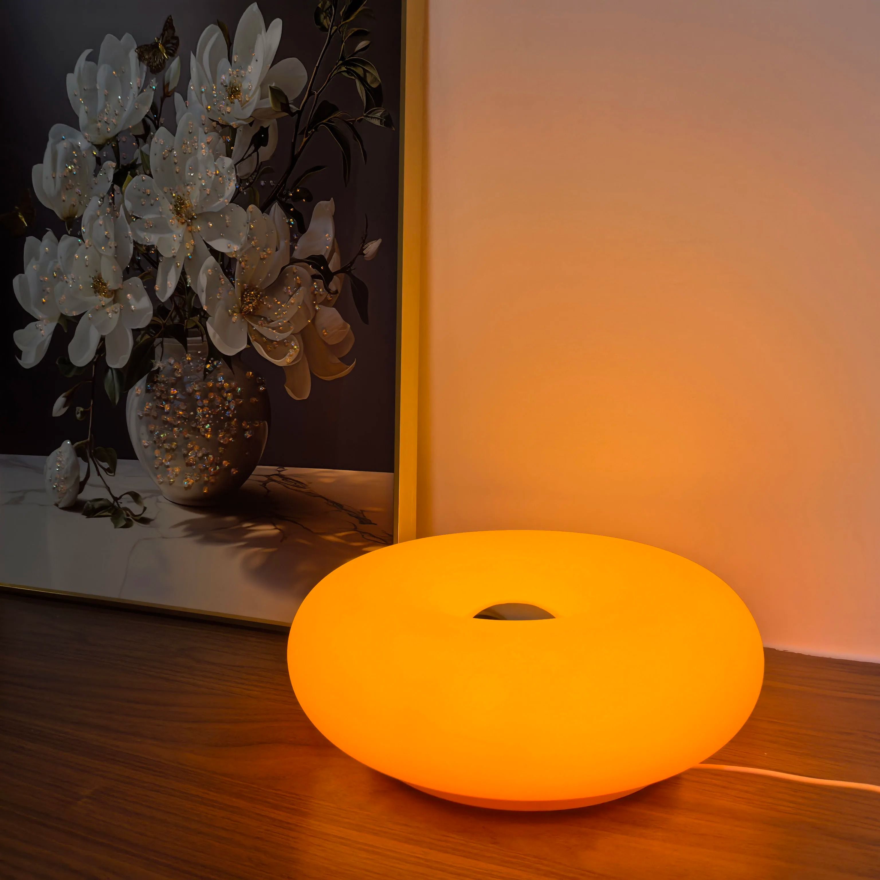 Bauhaus Donut Table Lamp – USB-Powered Ambient Bedside & Living Room Decor