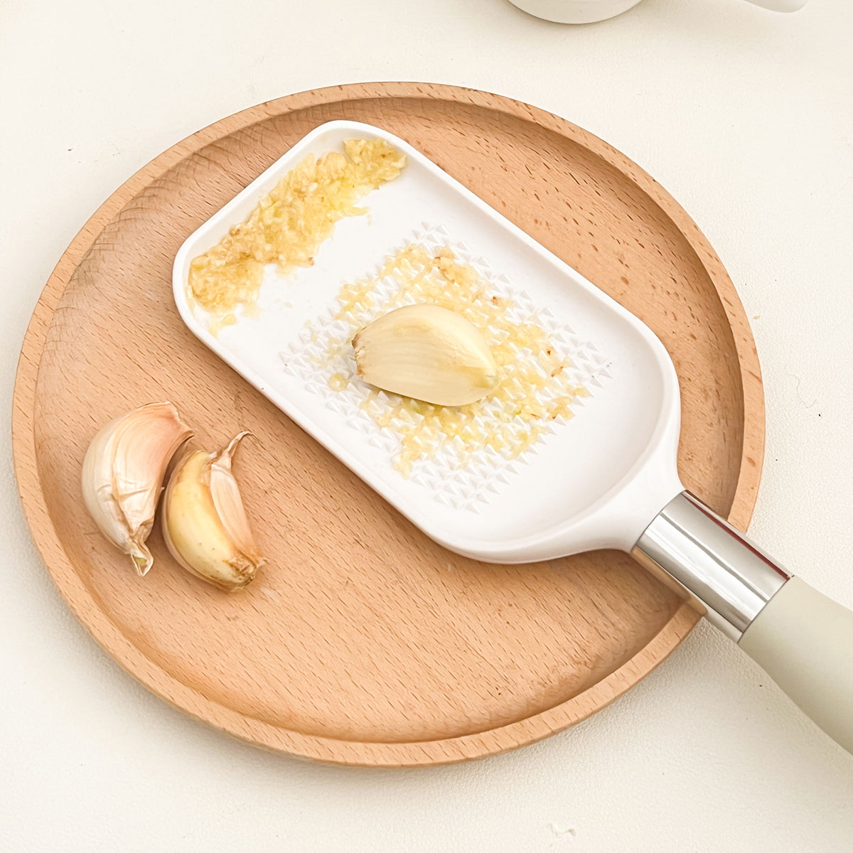 Garlic Masher, Handheld Chopper Kitchen Tool, Ginger Grater, Fruit Vegetable Grinding, Multi Functional Manual Ginger