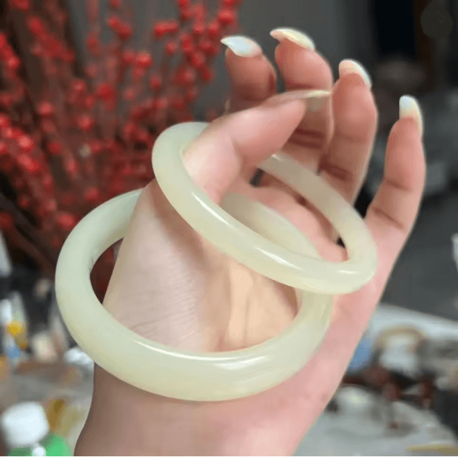 SereniGlow Natural Jade Bracelet