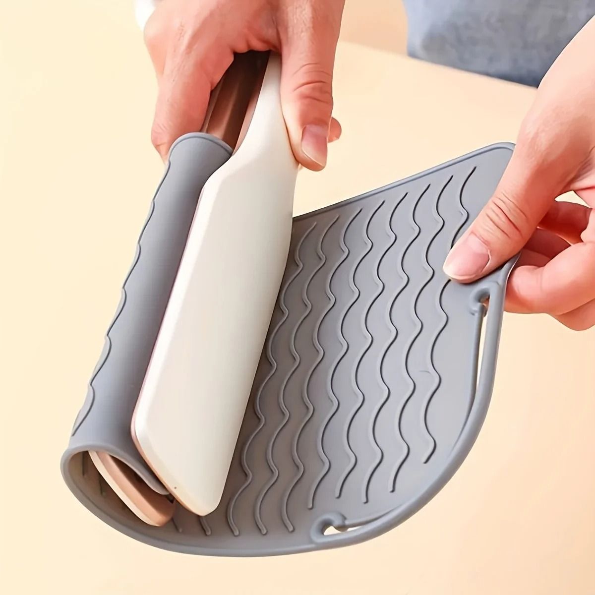 Heat Resistant Silicone Mat for Hair Tools and Countertop Protection